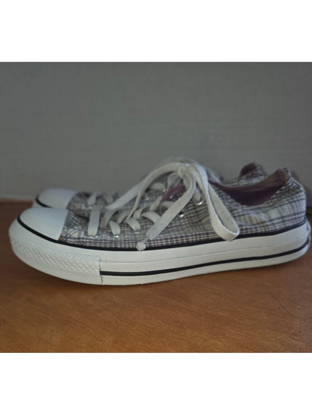 Converse Chuck Taylor All Star low top plaid women's size 7